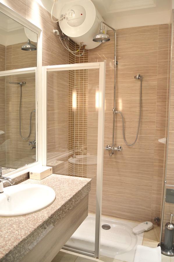 Leon Hotel Kinszasa Zewnętrze zdjęcie