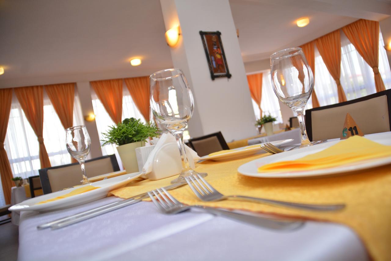Leon Hotel Kinszasa Zewnętrze zdjęcie