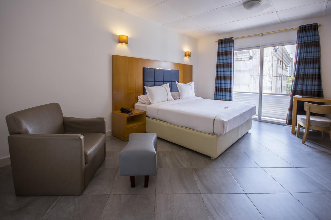 Leon Hotel Kinszasa Zewnętrze zdjęcie